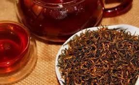 隔夜茶表面形成的油膜是什么